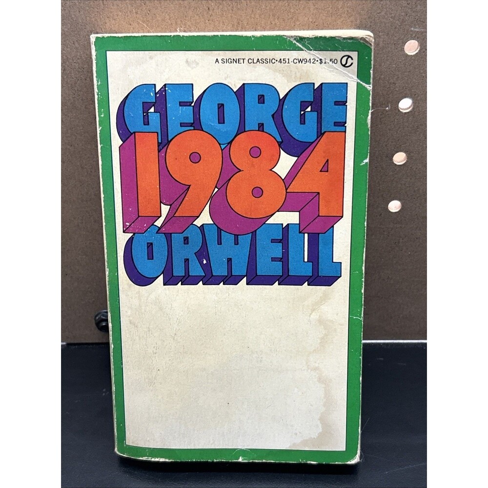 1984 by George Orwell (1961 Signet Classics Paperback)